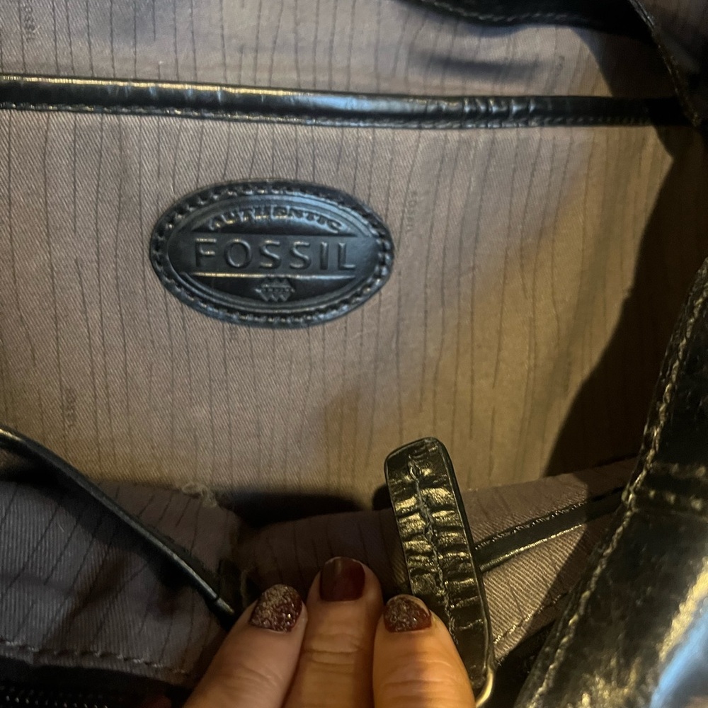 Fossil Shiny Black Leather Messenger Bag - Picture 8 of 14